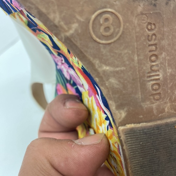 Dollhouse wedges women size 8 very colorful and sassy 💯🔥🔥💥 - Picture 9 of 9